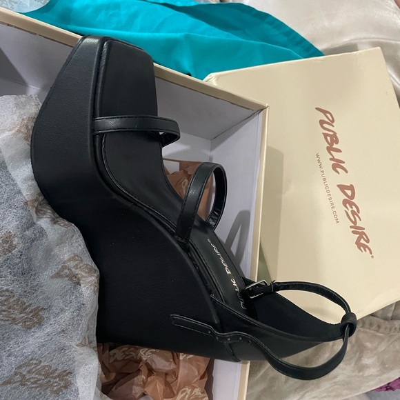 BRAND NEW NEVER WORN DUKE BLACK STRAPPY SQUARE TOE PLATFORM WEDGE HEEL SIZE 7.5 - Picture 7 of 7